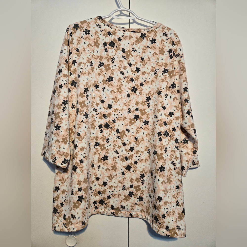 Croft & Barrow Cream Floral Patterned Top - Picture 5 of 5